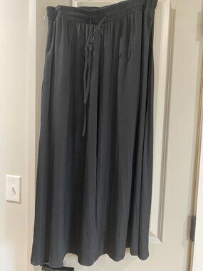 Loft soft silky black skirt, size medium, nwt